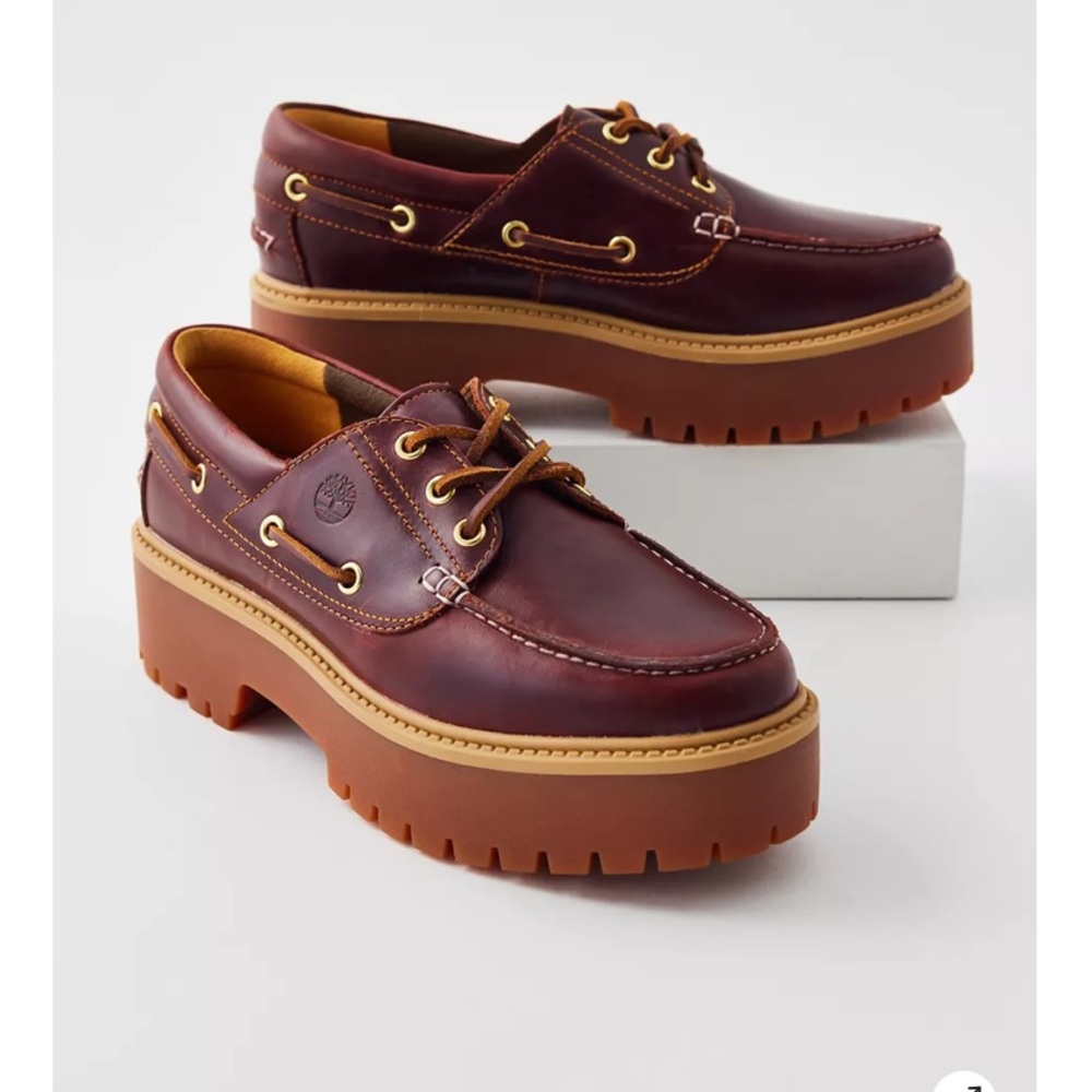 🆕 Urban Outfitters X Timberland Stone Street Platform Boat Shoes in burgundy